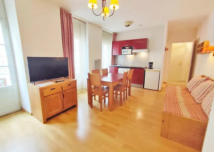 Ostal, T3, Centre Luchon, Wifi, Casier A Skis, Ascenseur, 6 Personnes