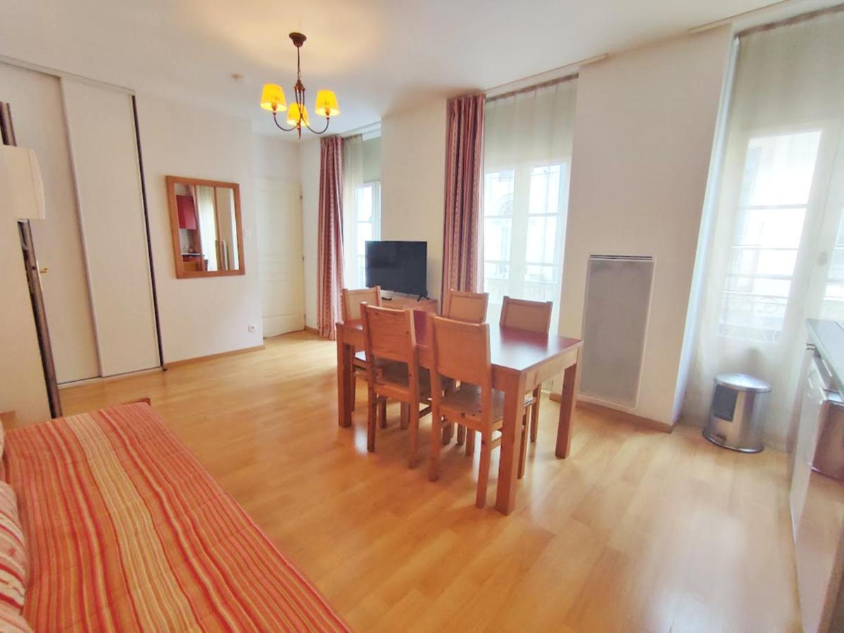 Ostal, T3, Centre Luchon, Wifi, Casier A Skis, Ascenseur, 6 Personnes